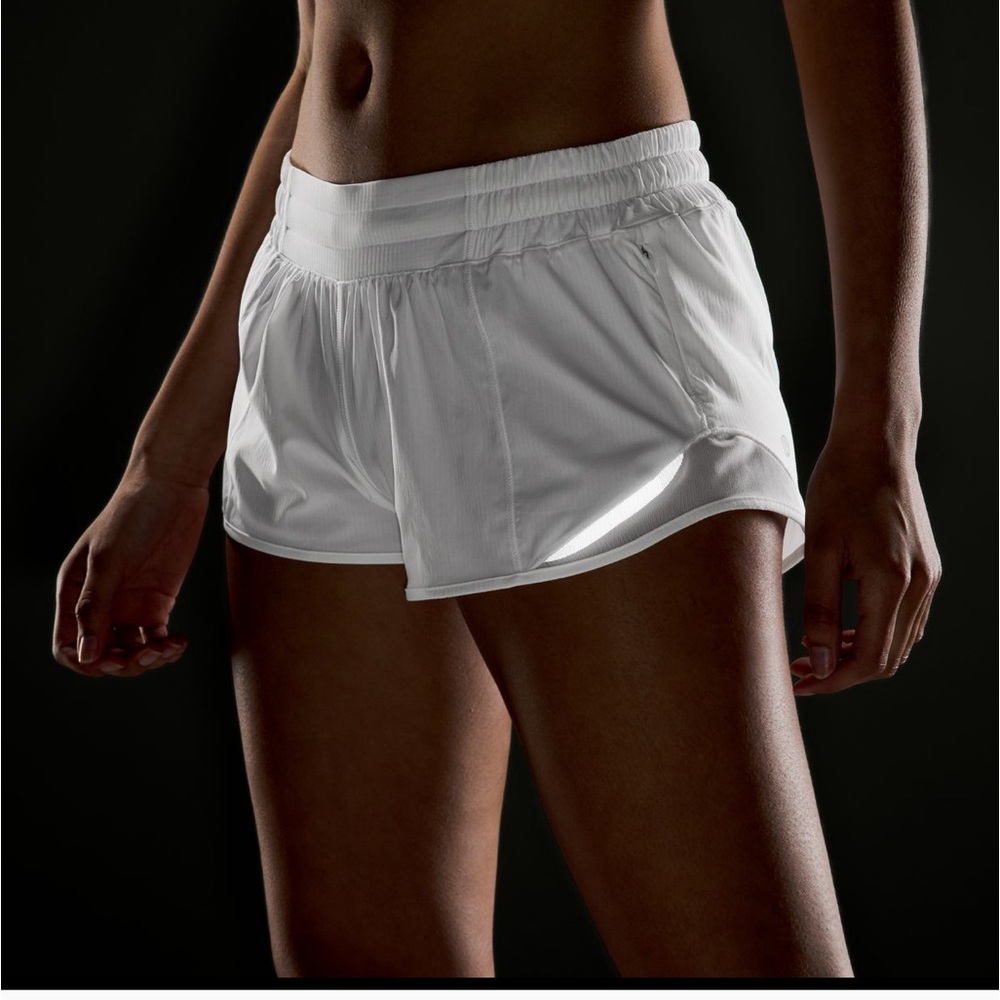 Lululemon Hotty hot short 2.5” White